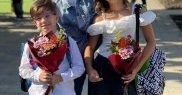 Nu se ferește să vorbească și despre provocările din viața de mamă