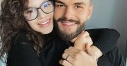 Colaborează de câțiva ani pe plan muzical