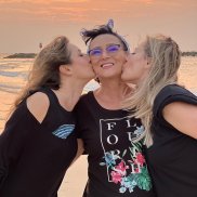 Laura Cosoi, în lacrimi la 4 ani după pierderea tatălui ei. Și moartea mamei a marcat-o. Ligia Cosoi a pierdut lupta cu cancerul