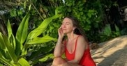 Mămica Adela Popescu are un corp spectaculos: a dezvăluit și altă dată imagini cu ea în costum de baie în timpul vacanțelor exotice