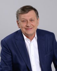 Cu ce se ocupă fiica lui Crin Antonescu. Are un post de conducere la o companie internationala