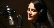 Mădălina Manole în studioul de înregistrări