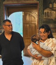 Jador este în culmea fericirii după ce și-a botezat fiul, pe Avraam