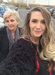 Adela Popescu i-a făcut cea mai frumoasă declarație de iubire și respect mamei sale care a împlinit 71 de ani