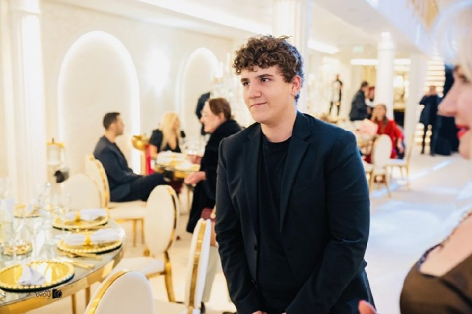 Dima, fiul Marei Bănică a împlinit 15 ani. Vedeta îl laudă cu orice ocazie.