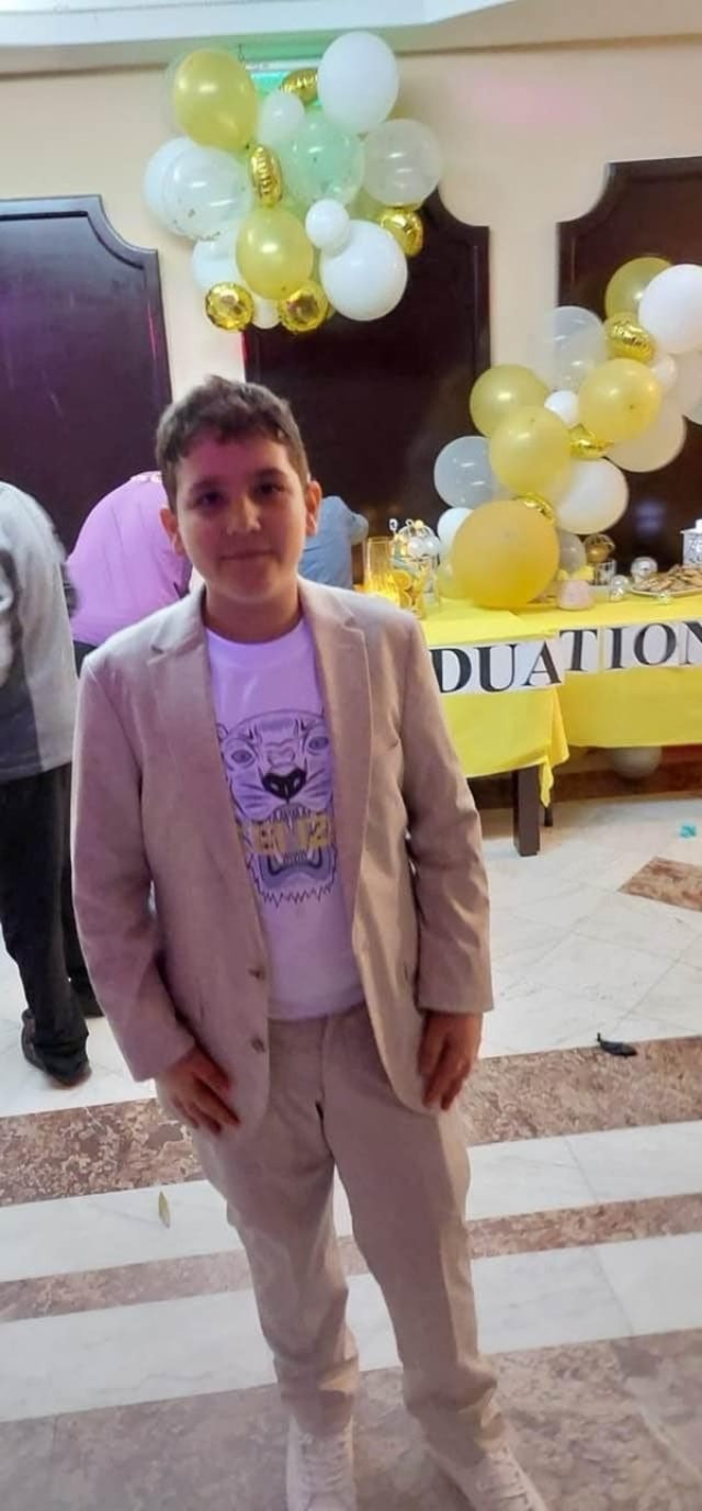 Dima, fiul Marei Bănică a împlinit 15 ani. Este un adolescent discret care sta departe de lumina reflectoarelor