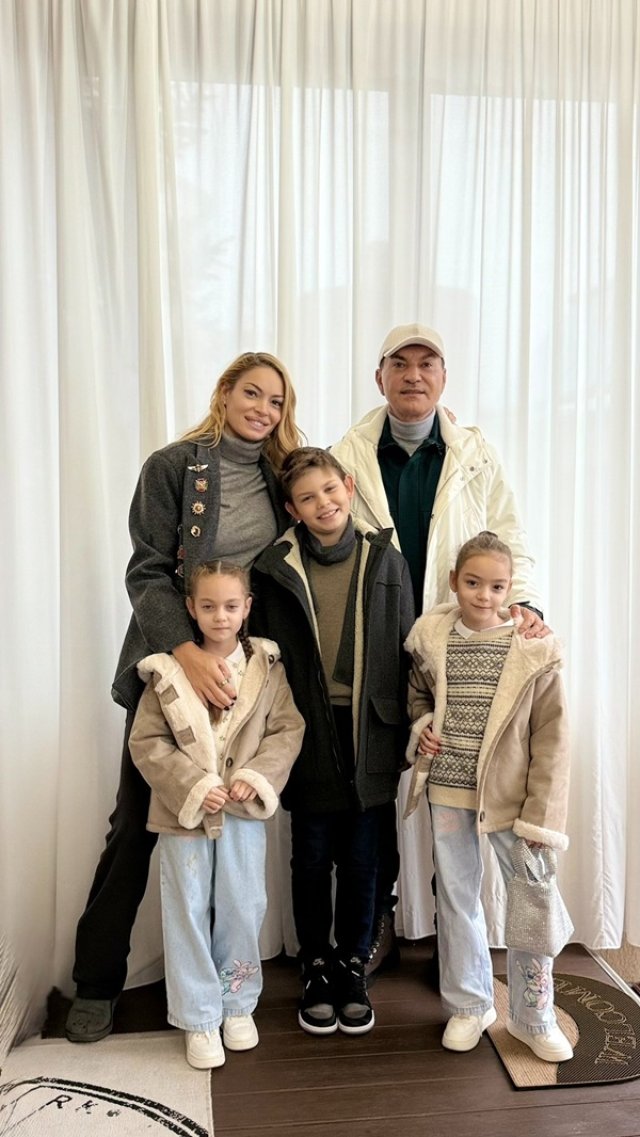 Copiii lui Cristi Borcea cu Valentina Pelinel, adevărați românași de 1 decembrie. Unde vor pleca de Crăciun?
