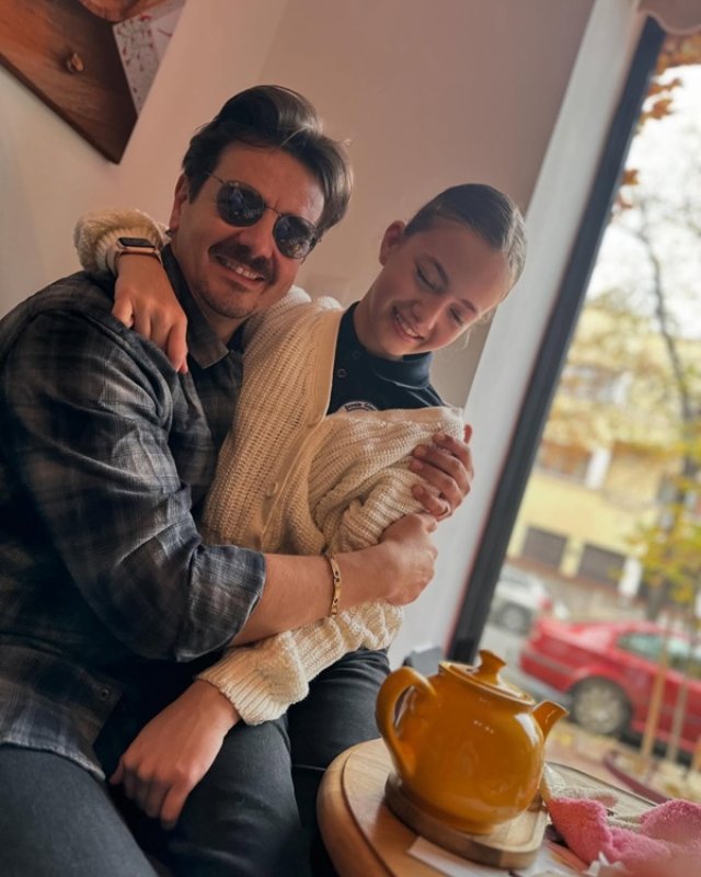 Catinca, fiica Elwirei și a lui Mihai Petre a împlinit 13 ani. S-a născut pe 12.12.2012