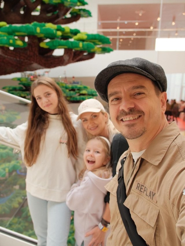 Catinca, fiica Elwirei și a lui Mihai Petre a împlinit 13 ani. Părinții sunt alături de fiicele lor