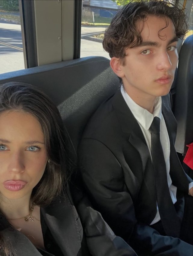 Violeta, fiica Andreei Marin a împlinit 18 ani. Studiază în SUA