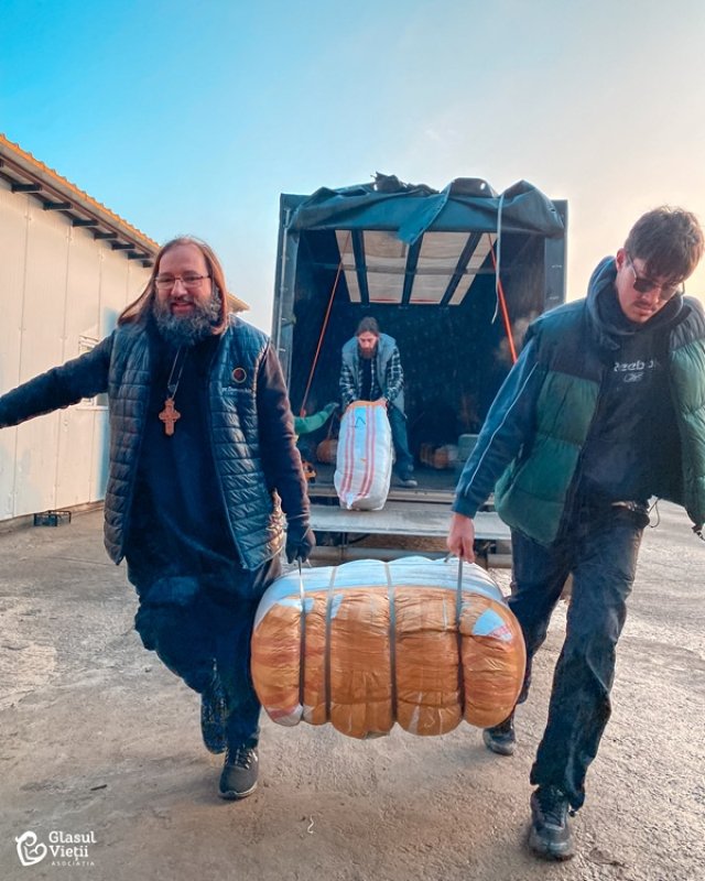 Preotul Damaschin sare din nou în ajutorul copiilor săraci din Iași, în prag de sărbători