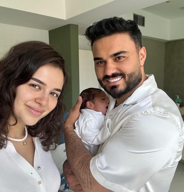 Imaginea care a topit internetul. Băiețelul lui Jador a împlinit 7 luni. Artistul a devenit tată în luna iunie anul trecut