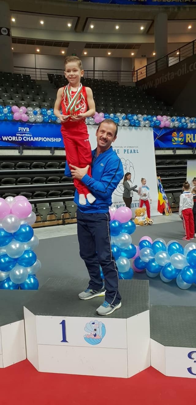 De ce boală grea suferă fiica lui Marius Urzică. Campionul la calul cu mânere mai are un băiat, Andrei, care îi calcă pe urme