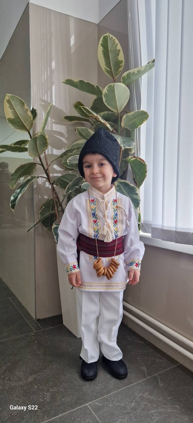 Teodor are numai 3 ani dar a făcut senzație pe scena de la Românii au talent. Jurații i-au dat 4 de DA.