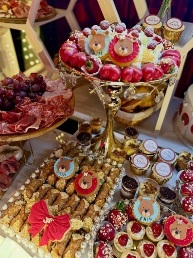 Roxana Nemeș și-a creștinat gemenii, pe Ania și Zian.