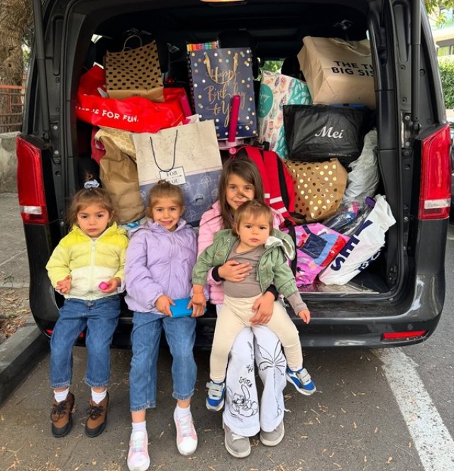 Laura Cosoi, adevărul despre viața cu 4 copii, în curând 5. Rita, Lara, Vera și Aida vor avea un nou partener sau o nouă parteneră de joacă.