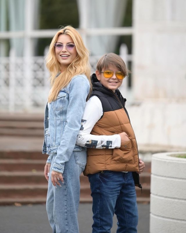 Elena Gheorghe, cea mai mândră mamă! Nicholas și Amelie au moștenit talentul muzical.