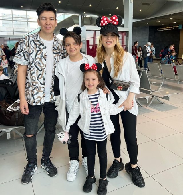 Elena Gheorghe, cea mai mândră mamă! Nicholas, fiul ei, cântă divin la pian.