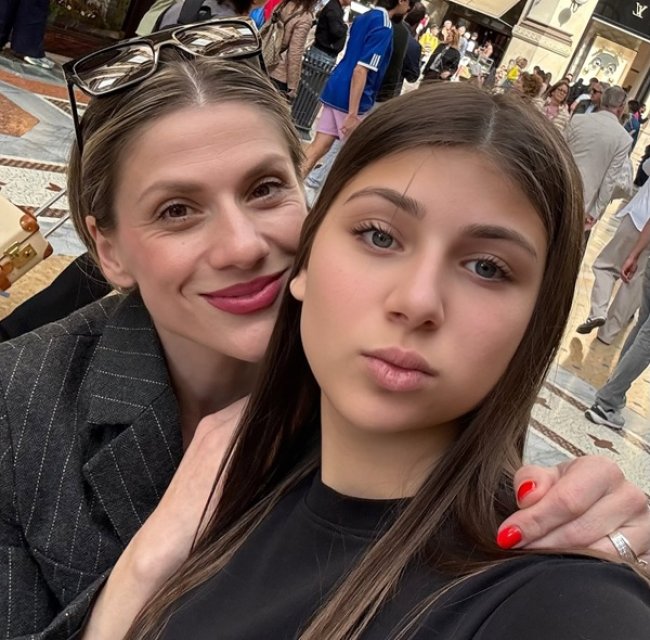 Tily Niculae a postat un mesaj emoționant până la lacrimi pentru fiica ei la absolvire.