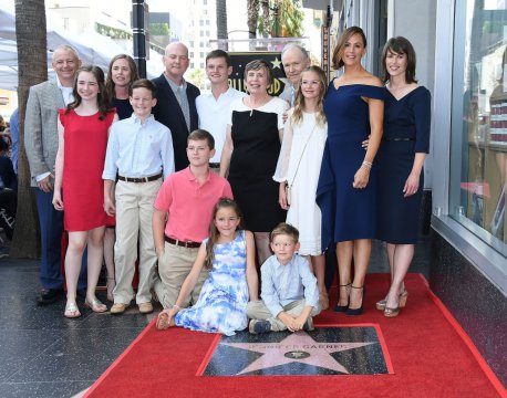 Jennifer Garner alături de familia ei în 2019, când a primit o stea pe Walk of Fame