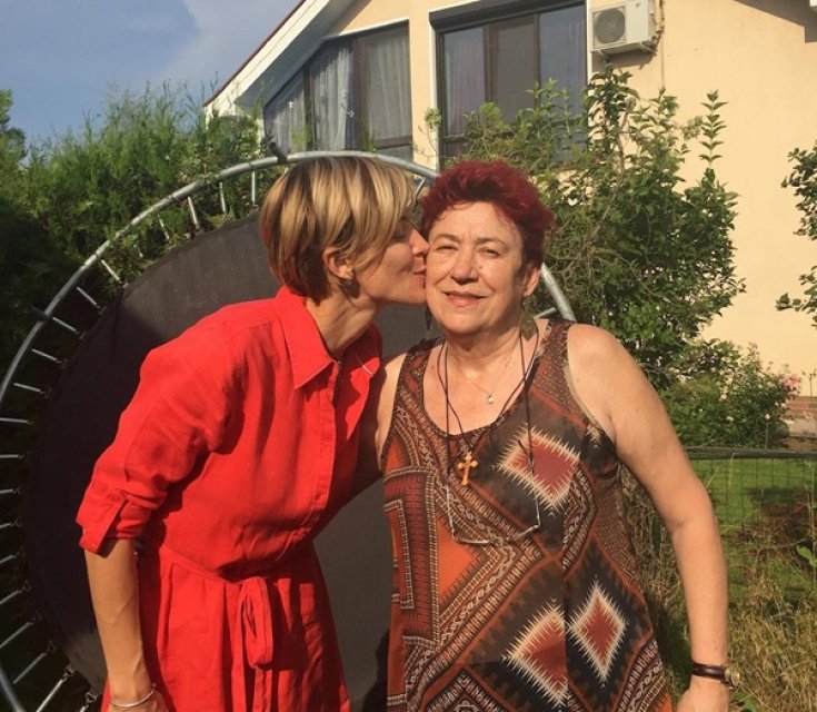Roxana Ciuhulescu, îngenuncheată de durere! Mama ei suferea de cancer pulmonar.