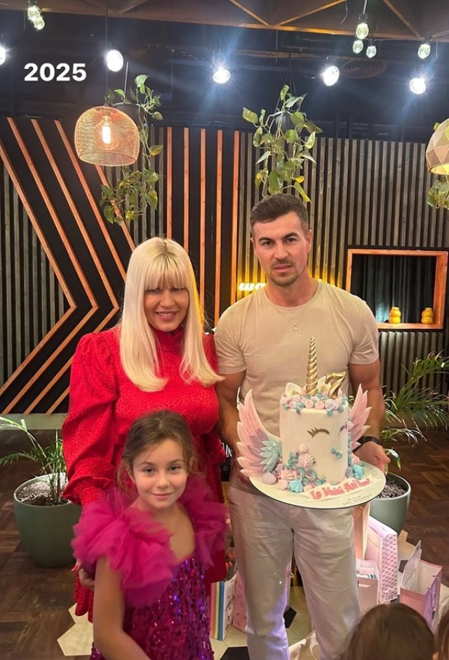 Eva, fiica Elenei Udrea și a lui Adrian Alexandrov a împlinit 8 ani.