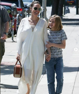 20. Angelina Jolie și Vivienne Marcheline Jolie-Pitt