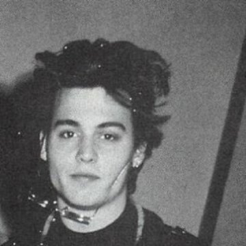 Johnny Depp a ajuns la Hollywood după ce a abandonat liceul