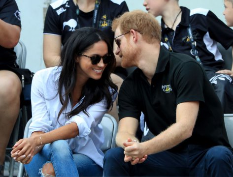 Meghan și Harry s-au cunoscut la un ”blind date” și și-au spus ”te iubesc” după doar 3 luni de relație