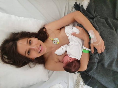 Lia Elena s-a născut în luna mai