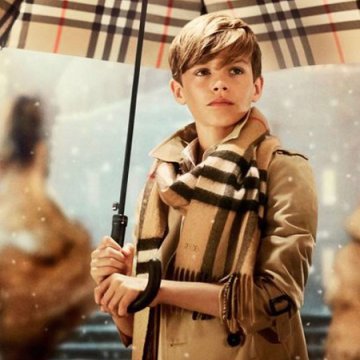 Romeo Beckham face parte de mai mulţi ani din lumea modei