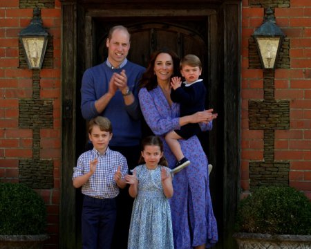 Kate Middleton şi Prinţul William sunt părinţii a trei copii