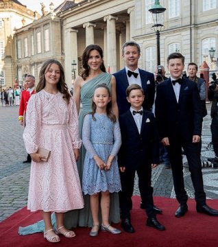 Prinţesa Mary şi Prinţul Frederik sunt părinţii a patru copii