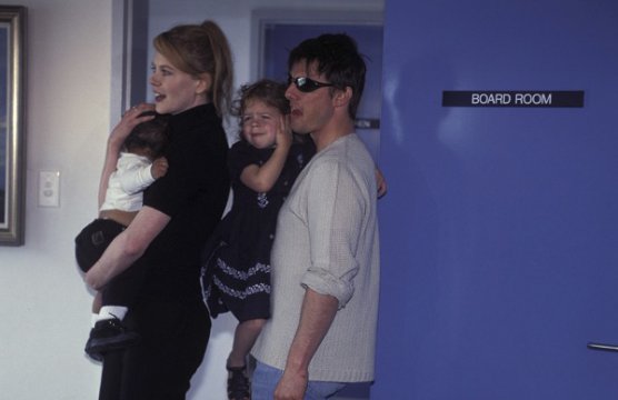 A fost adoptată de Nicole Kidman şi de Tom Cruise pe când aceştia formau un cuplu