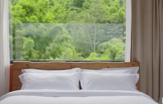 Dormitoarele oferă accces la frumoase privelişti