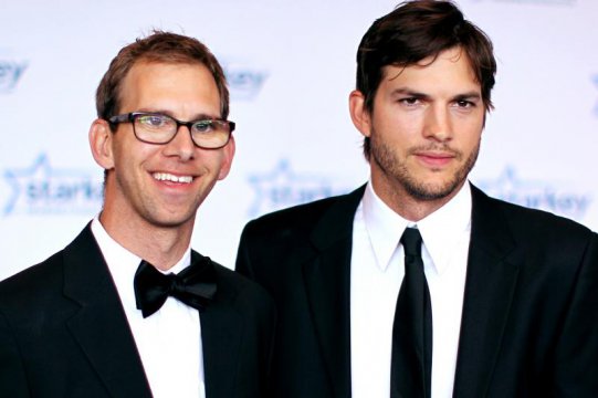 2.	Michael și Ashton Kutcher