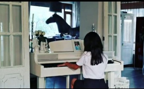 Altă mare pasiune a fiicei Andreei Marin este pianul