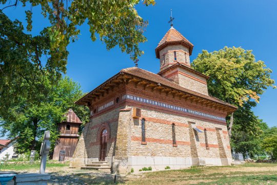 Biserica Sfinţii Voievozi din Ipoteşti îi este dedicată lui Mihai Eminescu