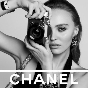 La 16 ani Lily a devenit cel mai tânăr ambasador global Chanel din toate timpurile