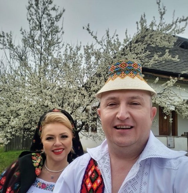 Secretul căsniciei de peste 30 de ani a Corneliei și Lupu Rednic: „Dacă nu ne convine ceva, discutăm cu cărțile pe față, dar nu ne jignim și nu ne spunem lucruri urâte niciodată”