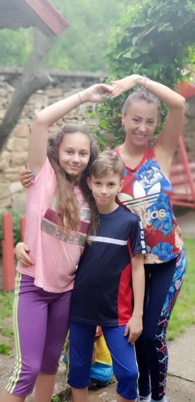 Beatrice, fiica lui Marian Drăgulescu a fost operată pentru a șaptea oară. Deși s-au despărțit în 2008, părinții ei au rămas aproape pentru copiii lor