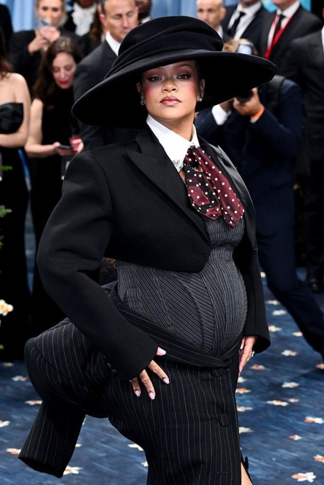 Rihanna este din nou însărcinată, la 37 de ani. Artista mai are 2 copii