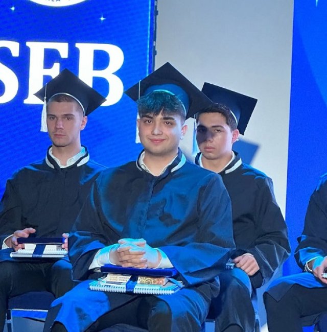 Patrick, fiul Geaninei Ilieș, a absolvit liceul. A fost admis la o facultate din străinătate