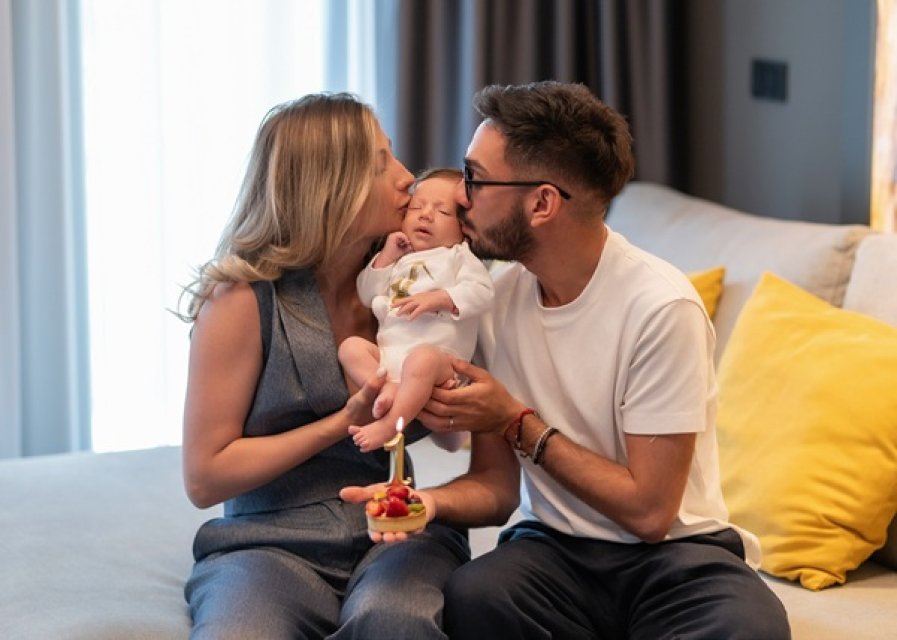 Claudia Puican și Armin Nicoară au ajuns la spital cu bebelușul lor, Amir