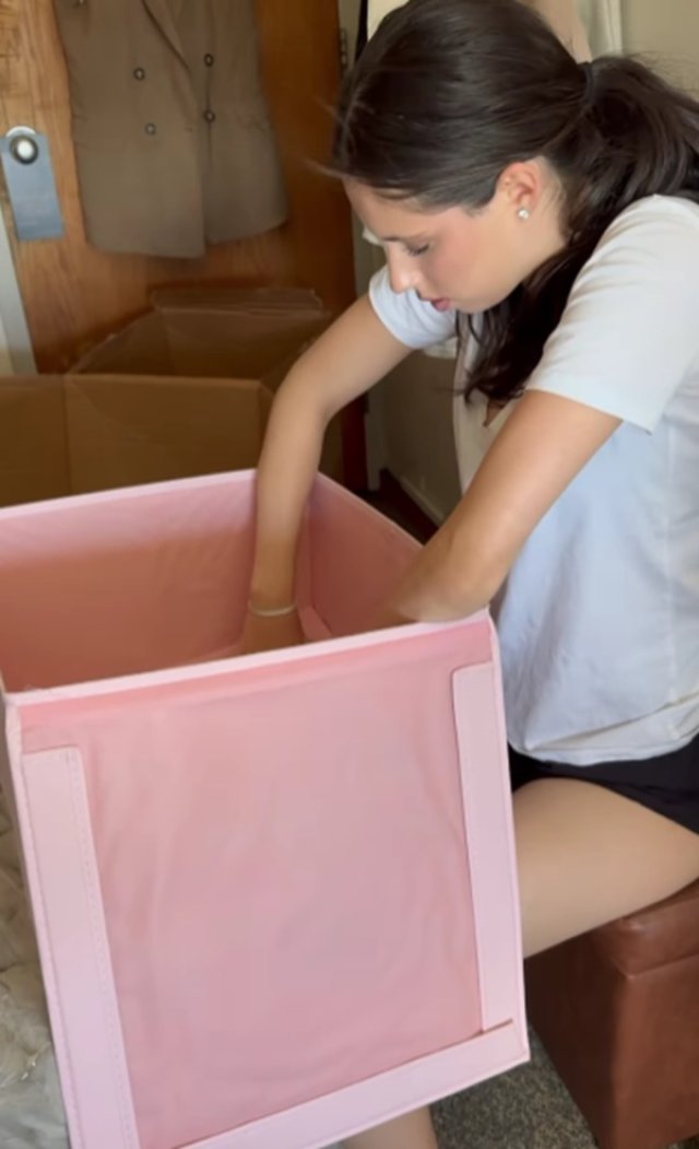 Violeta Bănică a ajuns în Statele Unite. Și-a decorat camera de cămin cu ajutorul mamei ei