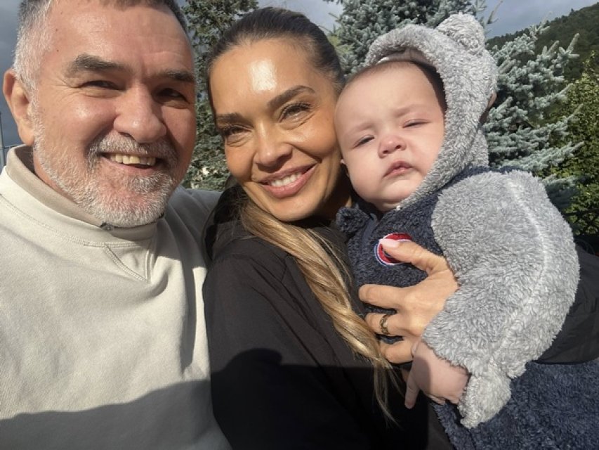 Monica și Leonard Doroftei, îndrăgostiți iremediabil de nepotețul lor de 4 luni
