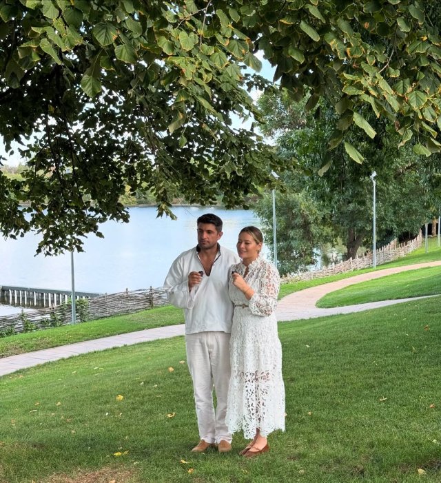Laura Cosoi, mărturisiri sincere despre viața ei de familie și rolul de mamă. „În patul meu nu îmi doresc copii.. trebuie să mănânc prima"