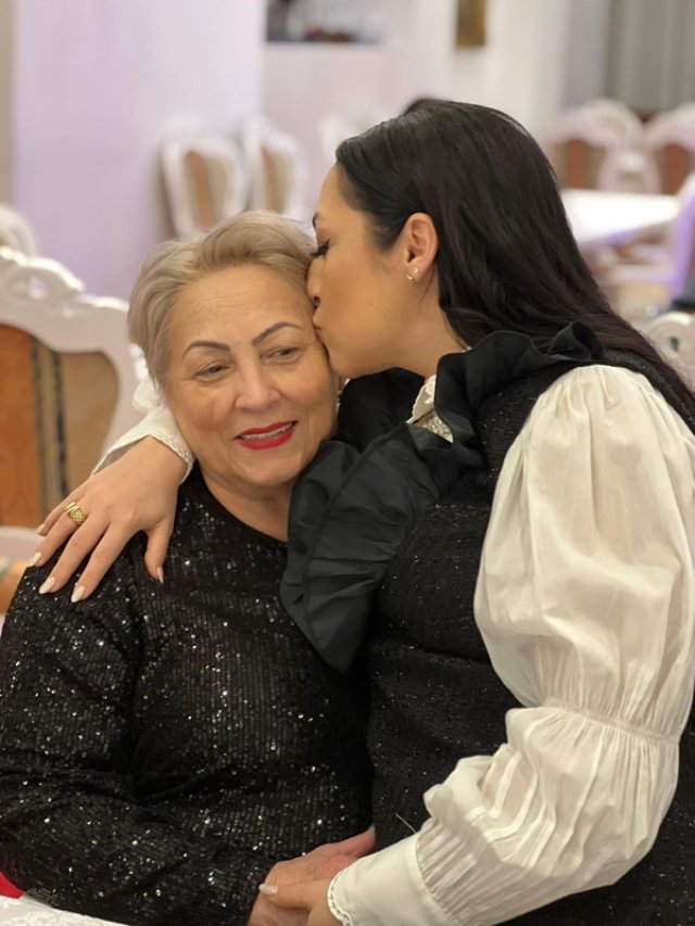 Andra, mărturisiri cu ochii în lacrimi despre momentul în care a aflat că mama ei este bolnavă și că trebuie să îi fie extirpat un rinichi