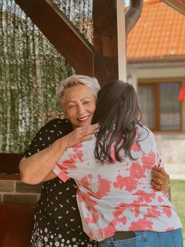 Andra, mărturisiri cu ochii în lacrimi despre momentul în care a aflat că mama ei este bolnavă după un set de analize. O durea rău spatele.