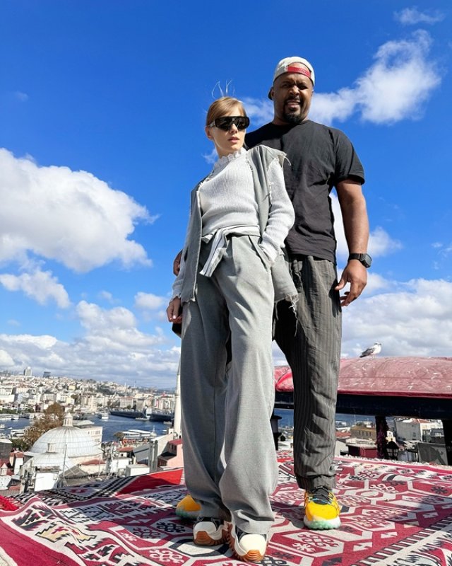 Andreea Ibacka nu poate fi autoritară în fața copiilor Tiago si Namiko